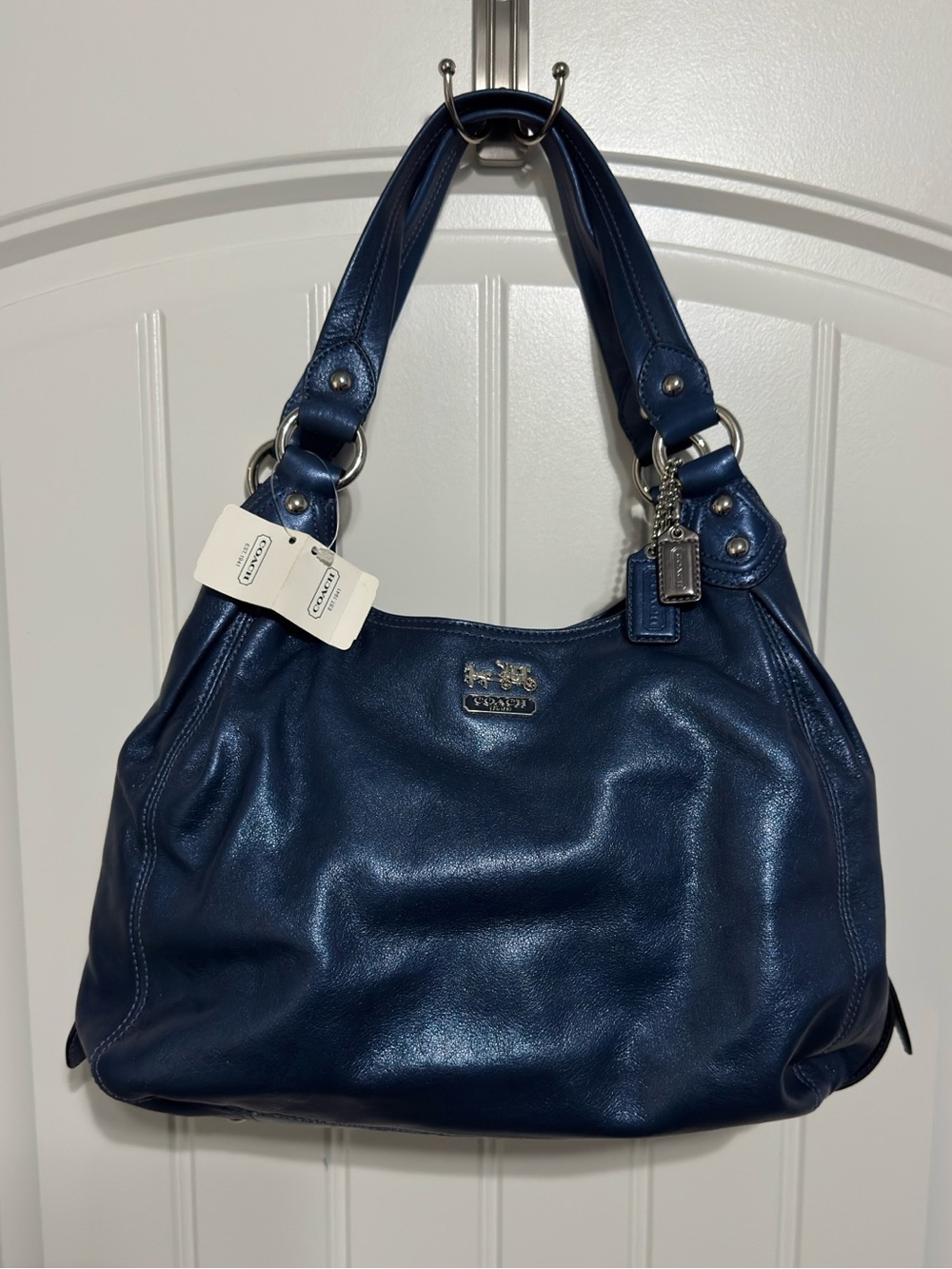 NWT Coach Madison Leather Maggie Shoulder Bag in Silver/Midnight Metallic